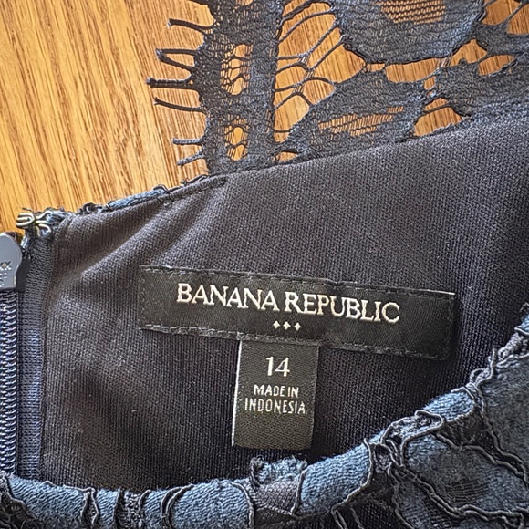 Banana Republic Fitted lace mini dress Navy/Black size 14 - Picture 4 of 6